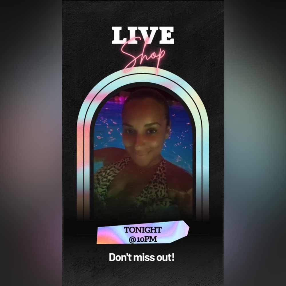 First live Show @ 10pm